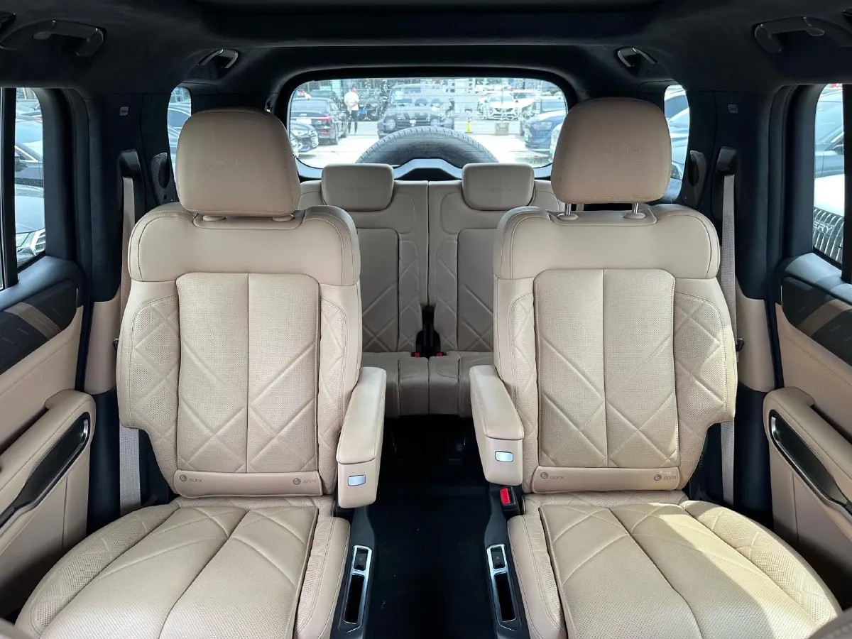 2025 FangChengBao Bao 8 2.0T 245HP L4 E-CVT PHEV 36.8KWH,autocango,china used car exporter,china ev exporter,chinese used car exporter,chinese used ev exporter