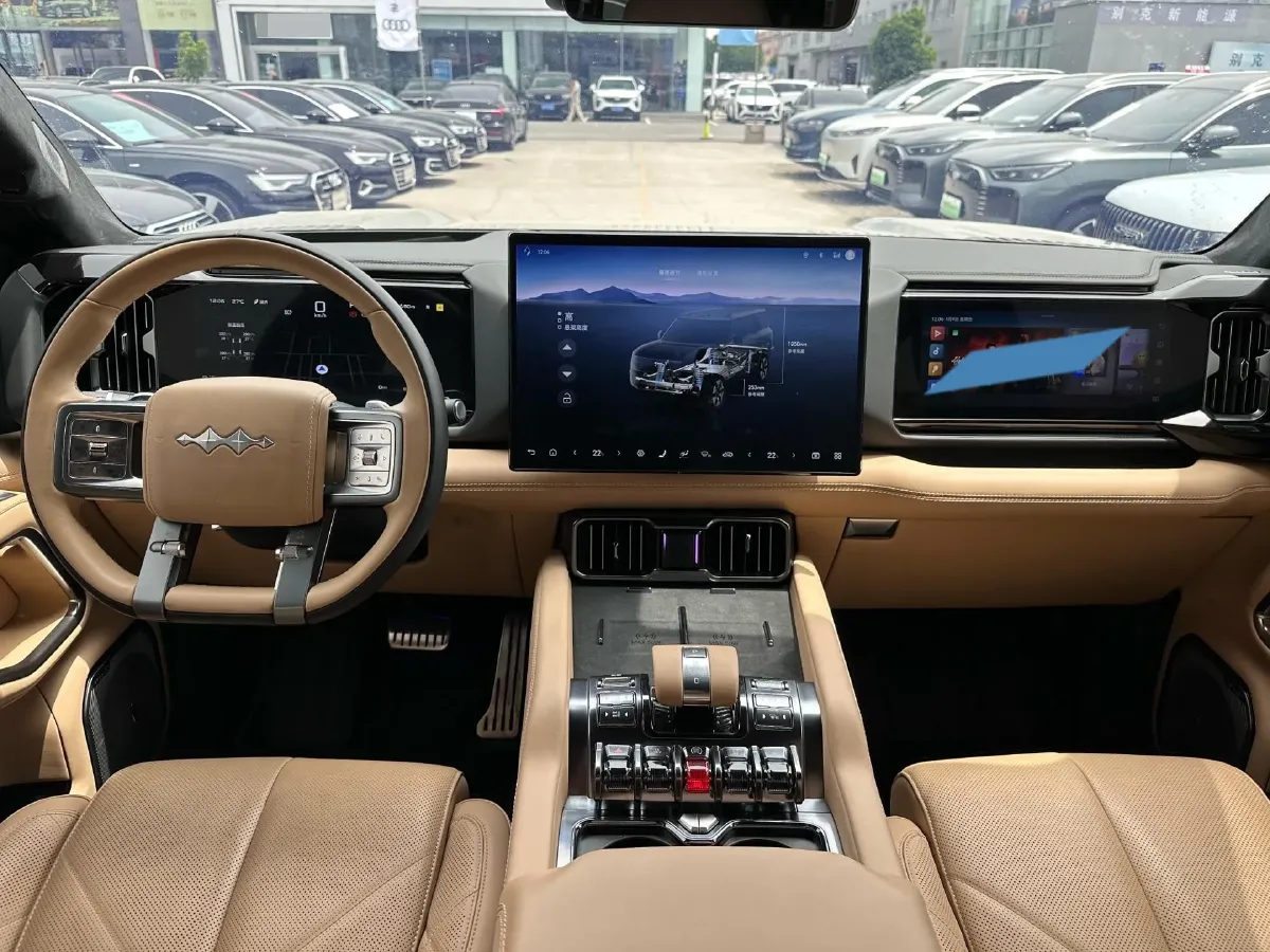 2025 FangChengBao Bao 8 2.0T 245HP L4 E-CVT PHEV 36.8KWH,autocango,china used car exporter,china ev exporter,chinese used car exporter,chinese used ev exporter