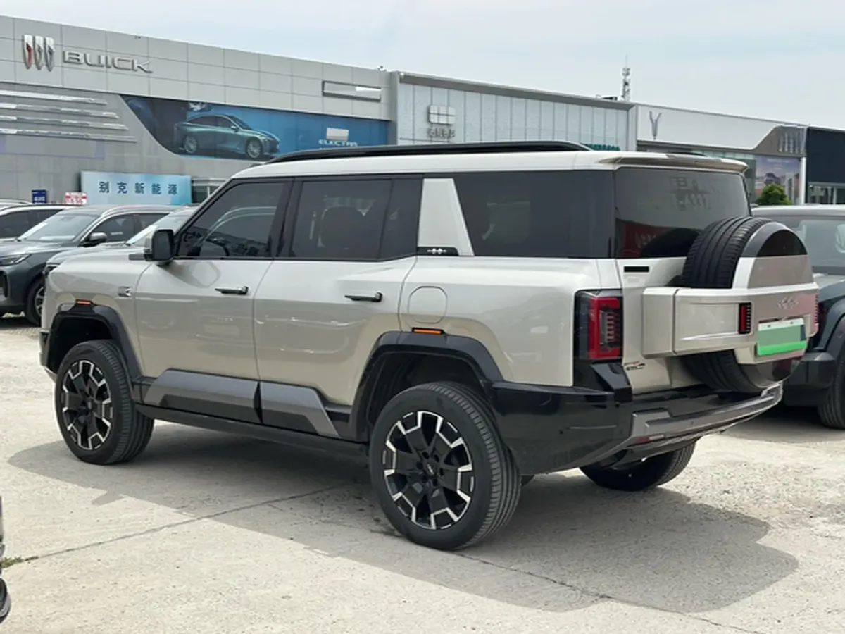 2025 FangChengBao Bao 8 2.0T 245HP L4 E-CVT PHEV 36.8KWH,autocango,china used car exporter,china ev exporter,chinese used car exporter,chinese used ev exporter