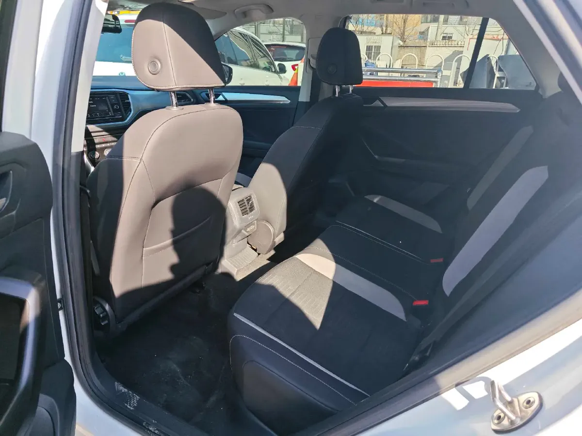 2020 Volkswagen T-Roc 1.4T 150HP L4 7DCT,autocango,china used car exporter,china ev exporter,chinese used car exporter,chinese used ev exporter