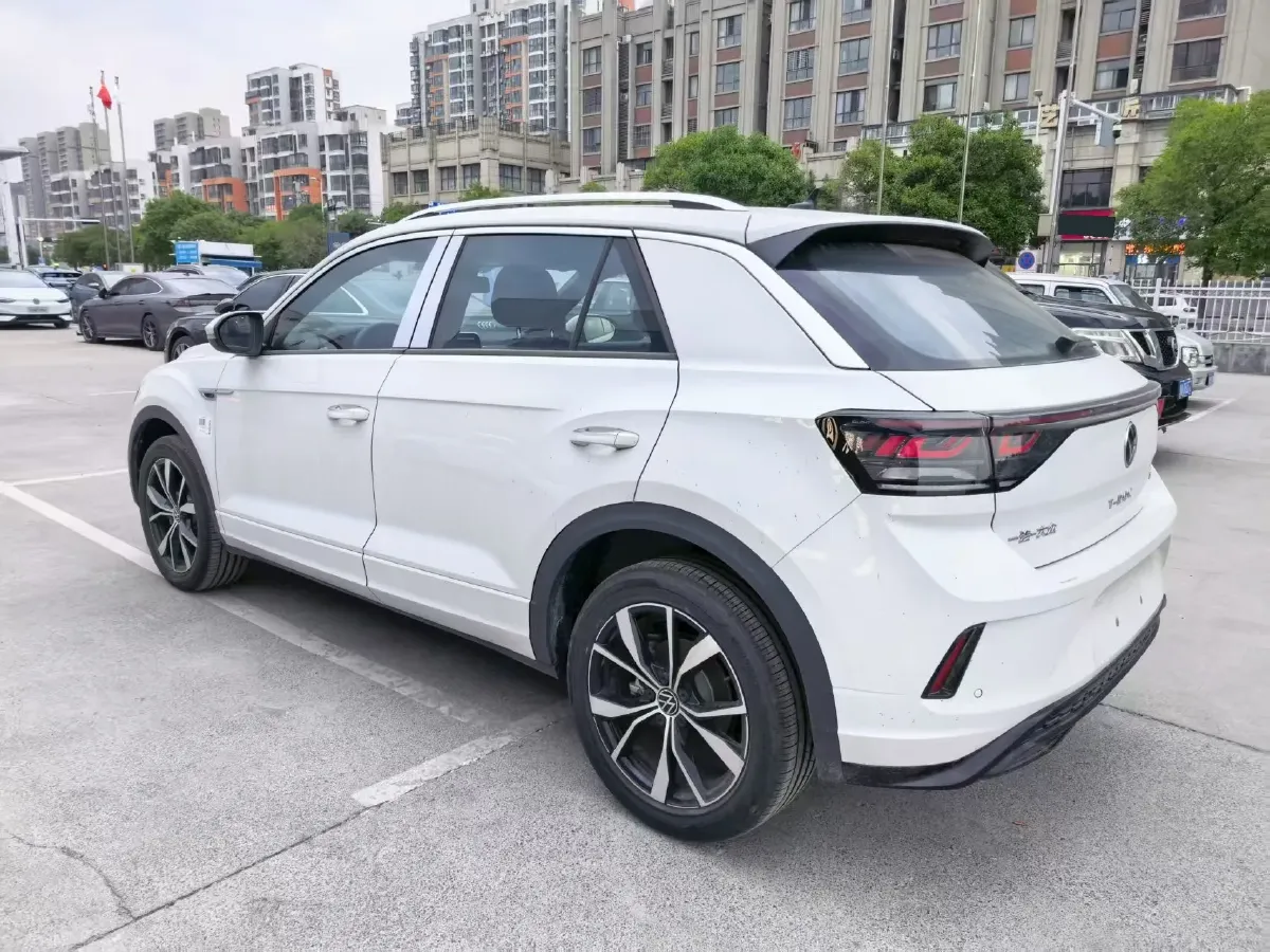 2025 Volkswagen T-Roc 1.5T 160HP L4 7DCT,autocango,china used car exporter,china ev exporter,chinese used car exporter,chinese used ev exporter