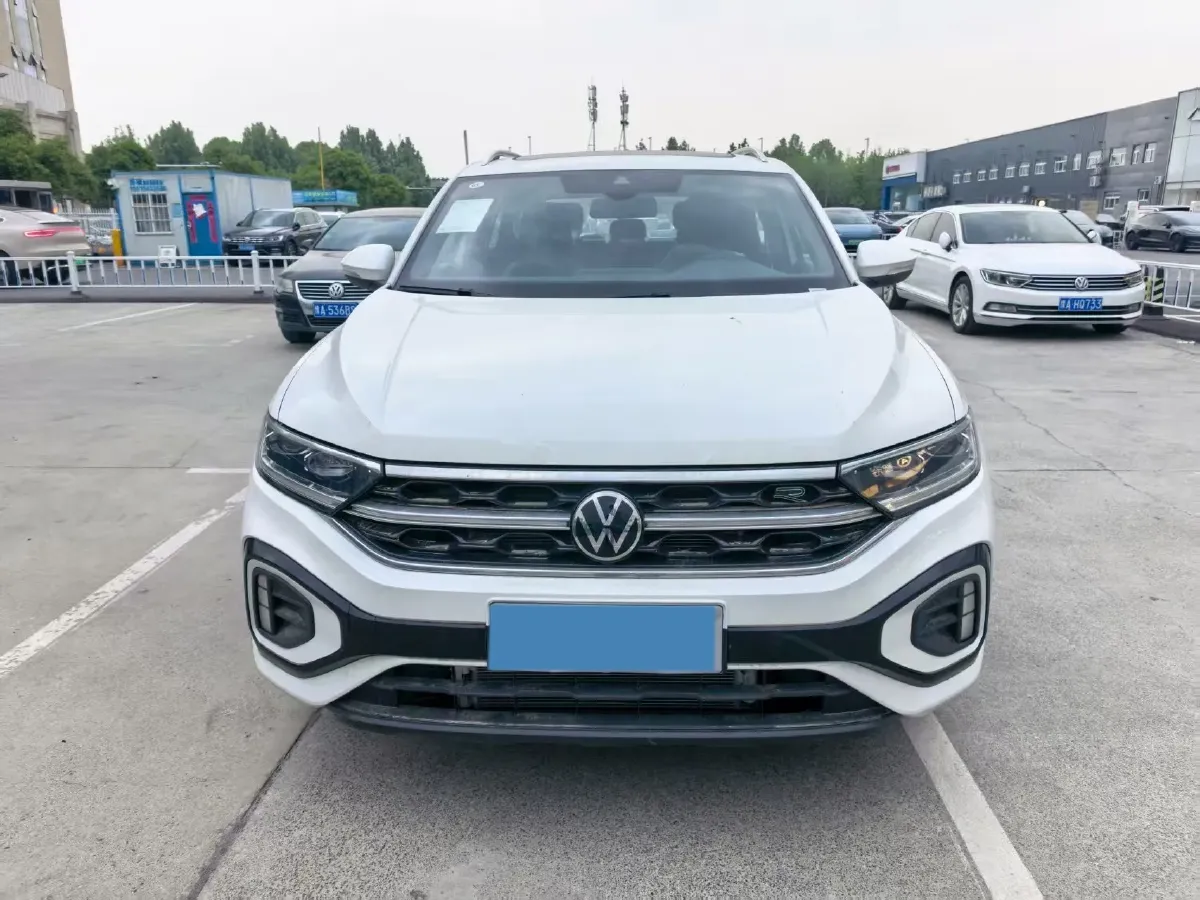 2025 Volkswagen T-Roc 1.5T 160HP L4 7DCT,autocango,china used car exporter,china ev exporter,chinese used car exporter,chinese used ev exporter