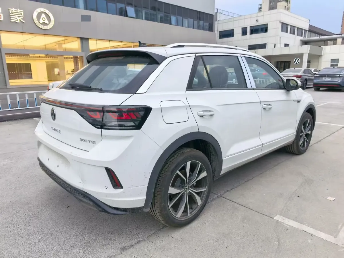 2025 Volkswagen T-Roc 1.5T 160HP L4 7DCT,autocango,china used car exporter,china ev exporter,chinese used car exporter,chinese used ev exporter
