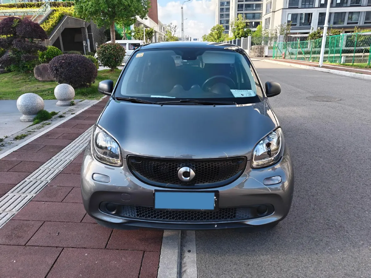 2016 Smart smart forfour 1.0L 71HP L3 6DCT,autocango,china used car exporter,china ev exporter,chinese used car exporter,chinese used ev exporter