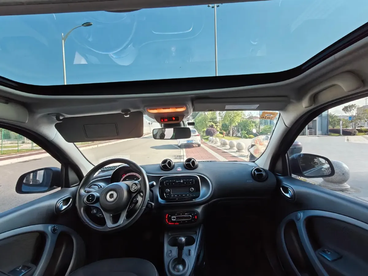 2016 Smart smart forfour 1.0L 71HP L3 6DCT,autocango,china used car exporter,china ev exporter,chinese used car exporter,chinese used ev exporter