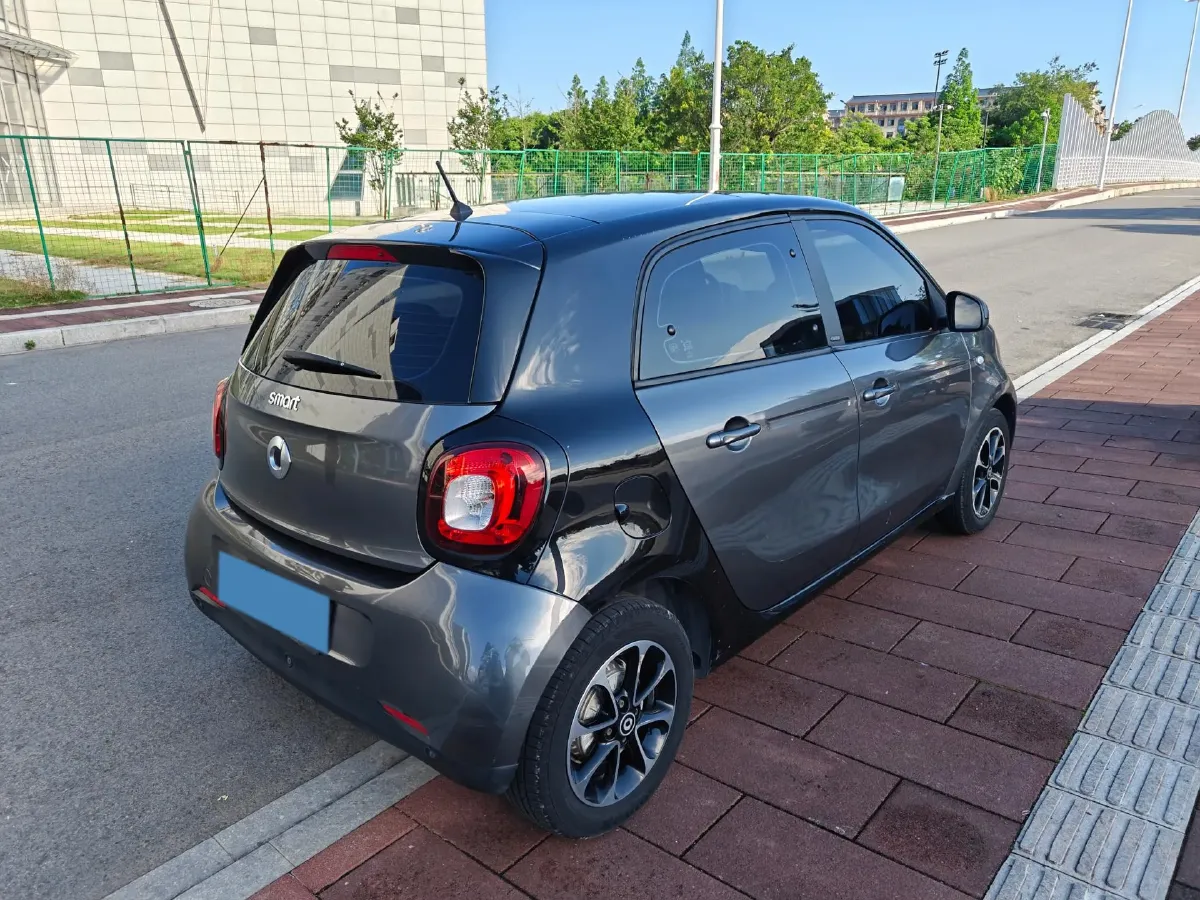 2016 Smart smart forfour 1.0L 71HP L3 6DCT,autocango,china used car exporter,china ev exporter,chinese used car exporter,chinese used ev exporter