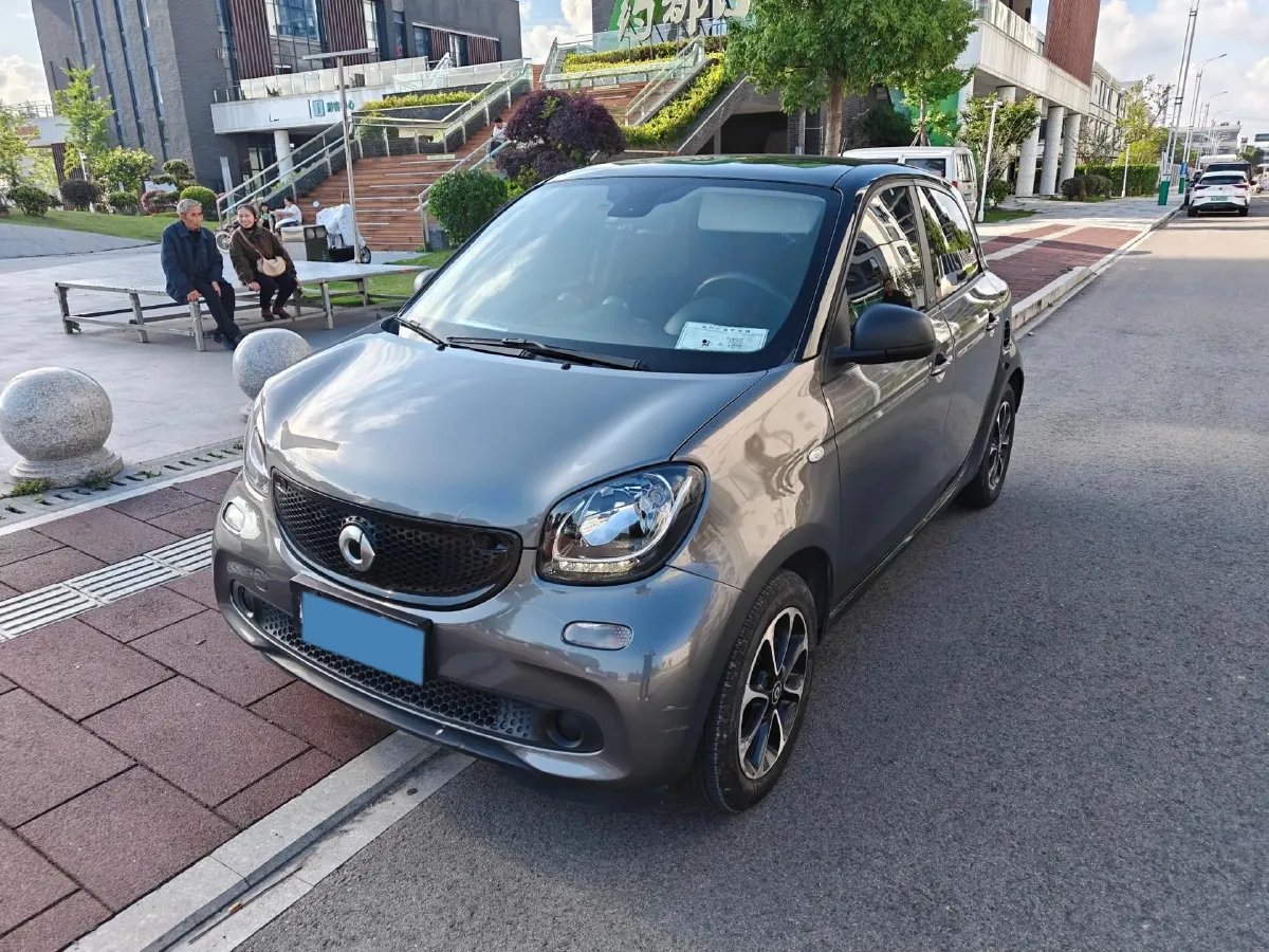 2016 Smart smart forfour 1.0L 71HP L3 6DCT,autocango,china used car exporter,china ev exporter,chinese used car exporter,chinese used ev exporter