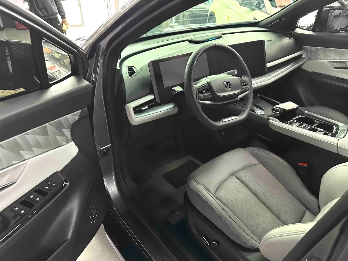 2023 ChangAn UNI-T 1.5T 188HP L4 7DCT,autocango,china used car exporter,china ev exporter,chinese used car exporter,chinese used ev exporter