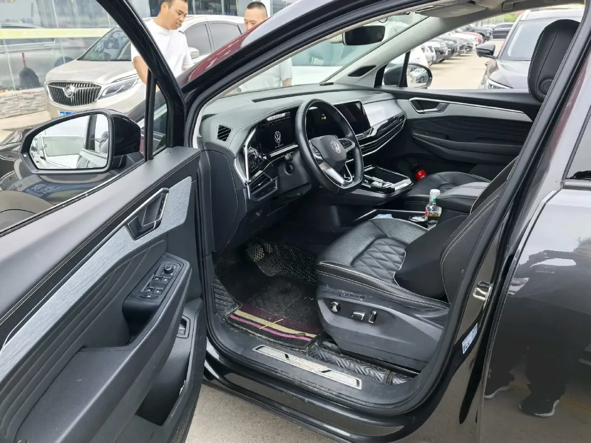 2021 Volkswagen Talagon 2.0T 220HP L4 7DCT,autocango,china used car exporter,china ev exporter,chinese used car exporter,chinese used ev exporter