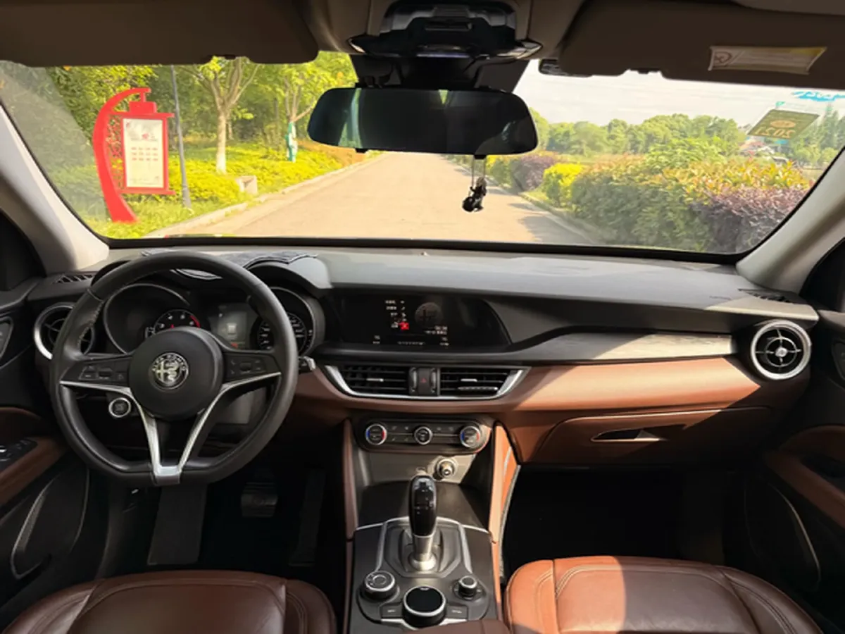 2017 Jaguar XE 2.0T 240HP L4 8AT,autocango,china used car exporter,china ev exporter,chinese used car exporter,chinese used ev exporter