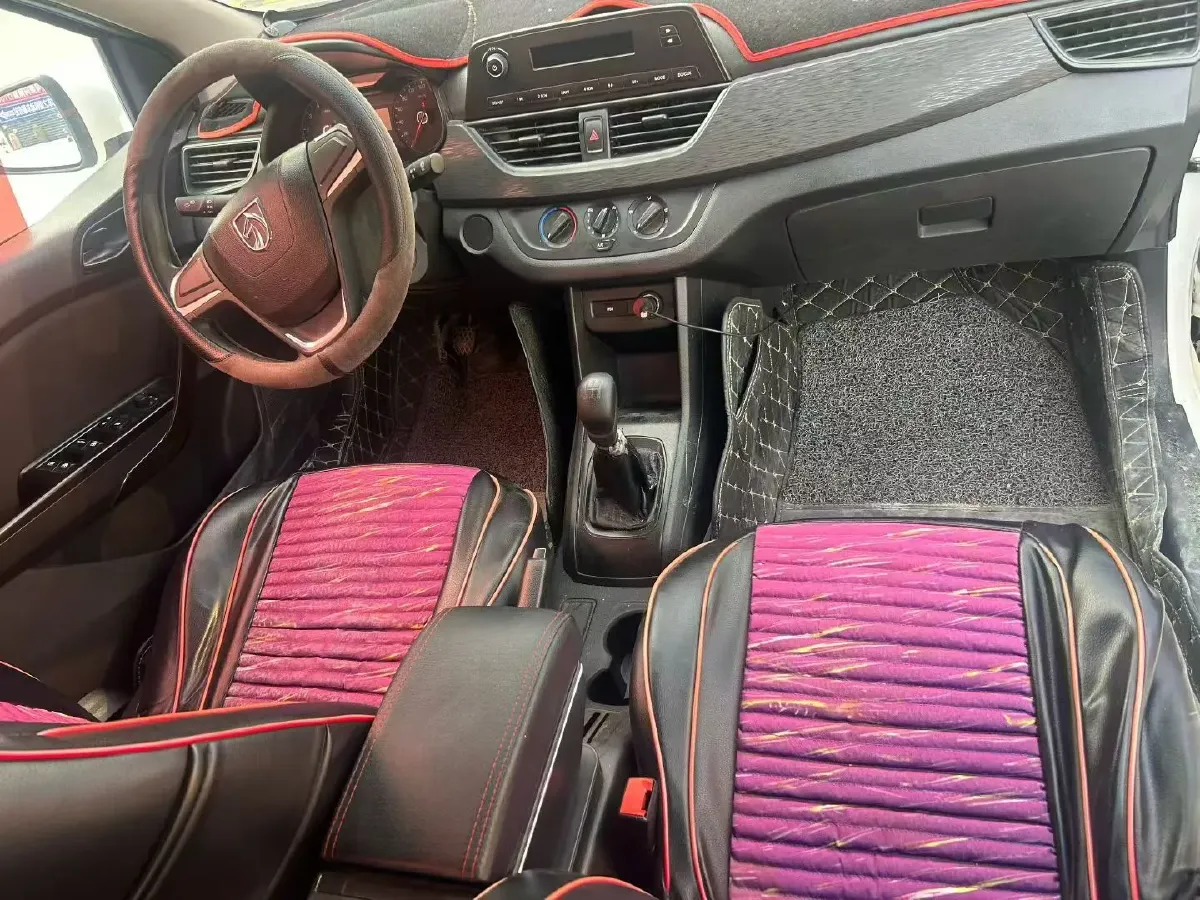 2020 BaoJun 310 1.2L 80HP L4 5MT,autocango,china used car exporter,china ev exporter,chinese used car exporter,chinese used ev exporter