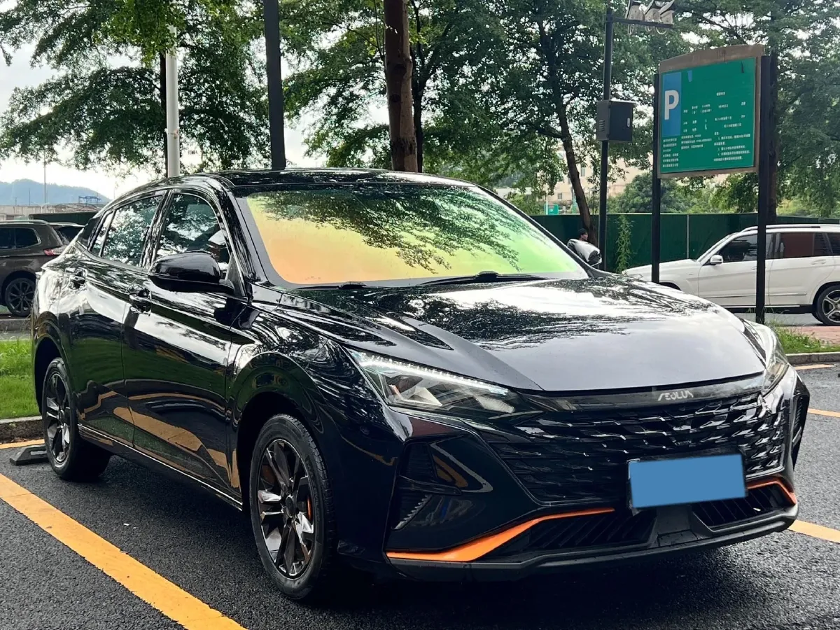 2023 DongFeng Aeolus YiXuan 1.5L 125HP L4 6DCT,autocango,china used car exporter,china ev exporter,chinese used car exporter,chinese used ev exporter