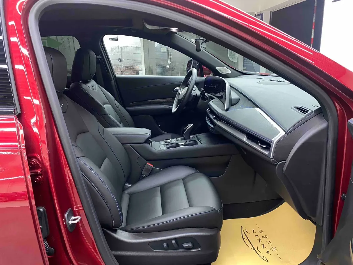 2024 Cadillac XT4 2.0T 237HP L4 9AT,autocango,china used car exporter,china ev exporter,chinese used car exporter,chinese used ev exporter