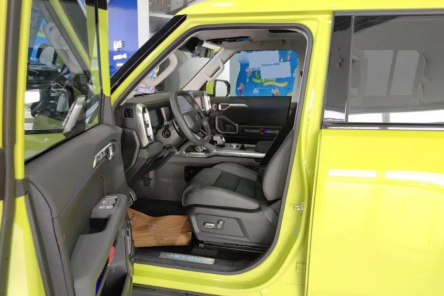 2023 Jetour Traveller 2.0T 254HP L4 7DCT,autocango,china used car exporter,china ev exporter,chinese used car exporter,chinese used ev exporter