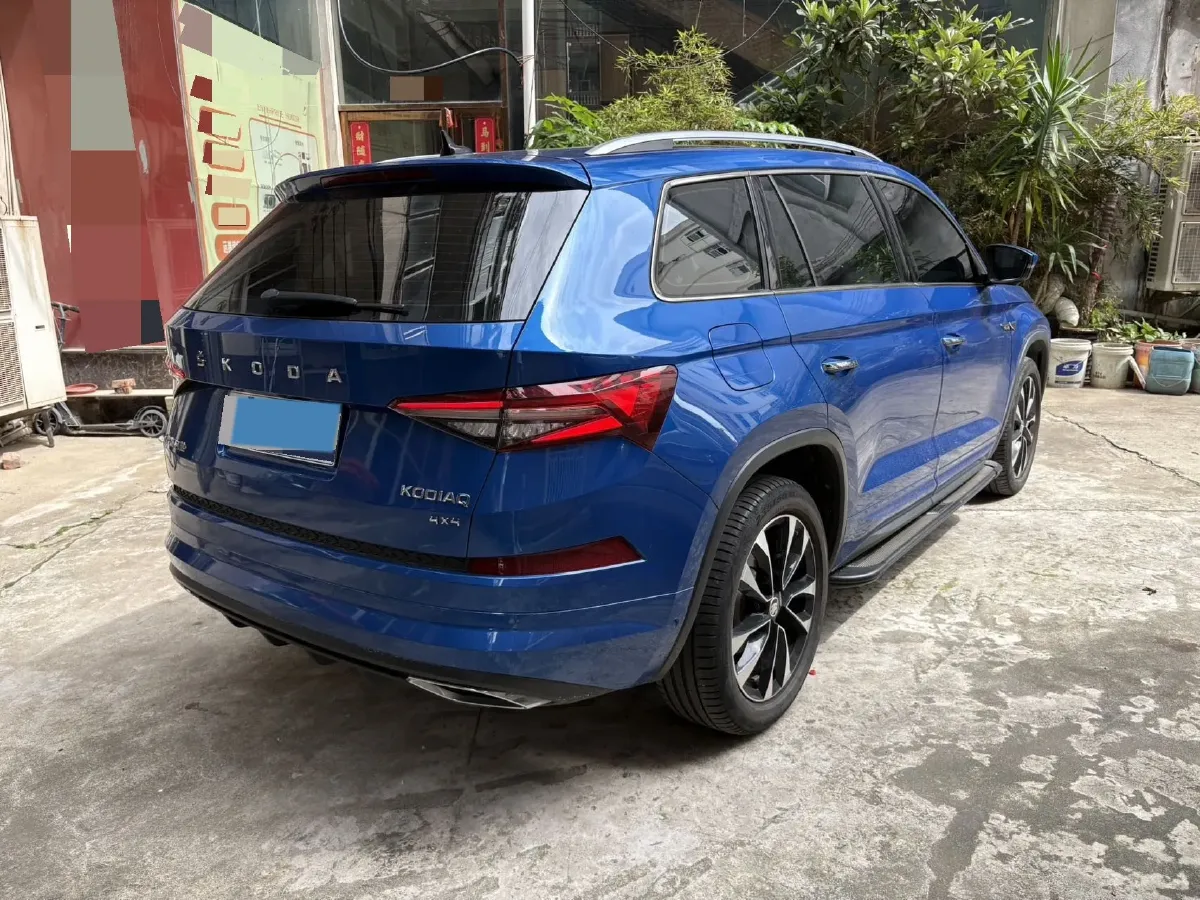 2022 Skoda Kodiak 2.0T 220HP L4 7DCT,autocango,china used car exporter,china ev exporter,chinese used car exporter,chinese used ev exporter