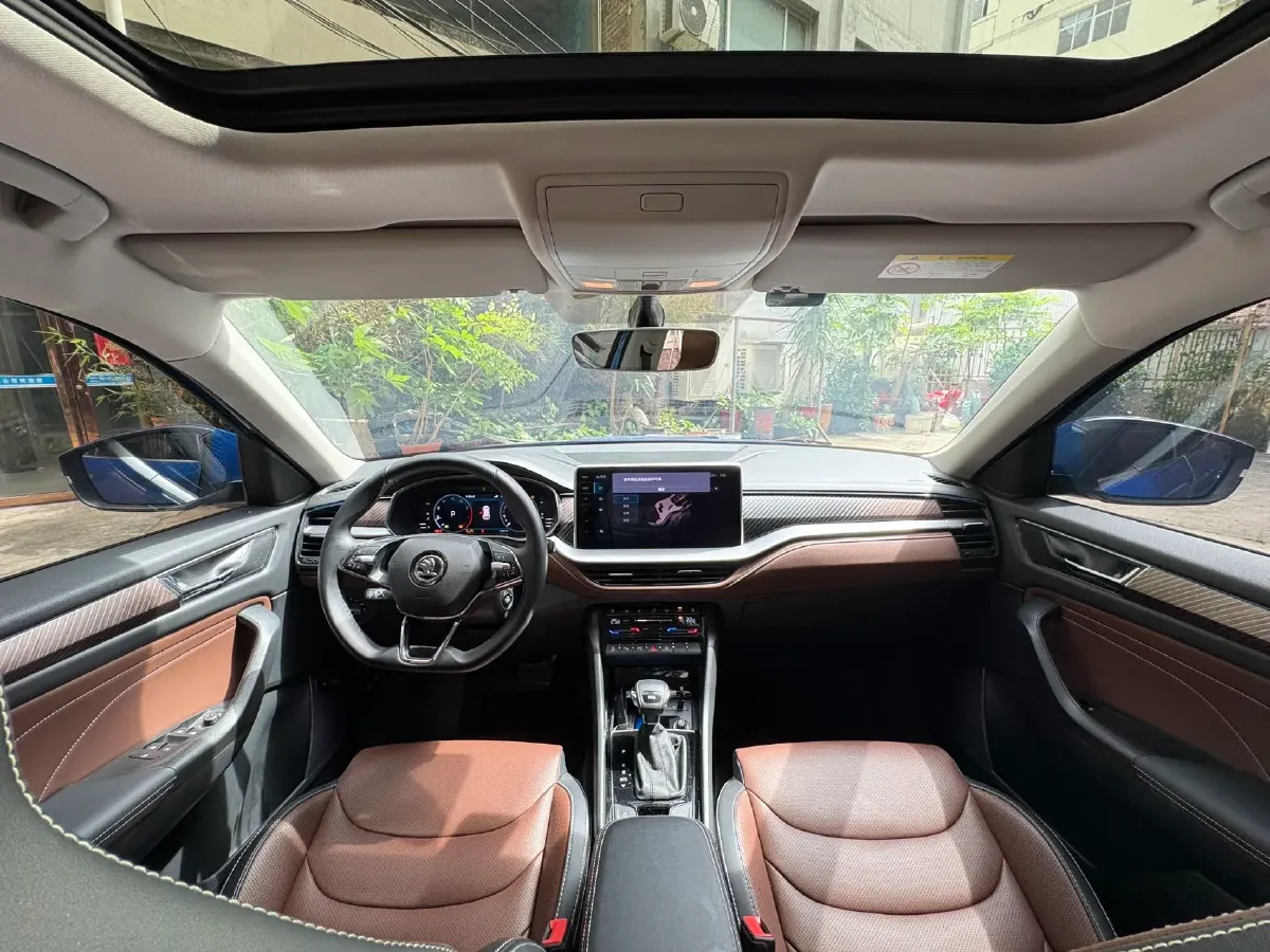2022 Skoda Kodiak 2.0T 220HP L4 7DCT,autocango,china used car exporter,china ev exporter,chinese used car exporter,chinese used ev exporter