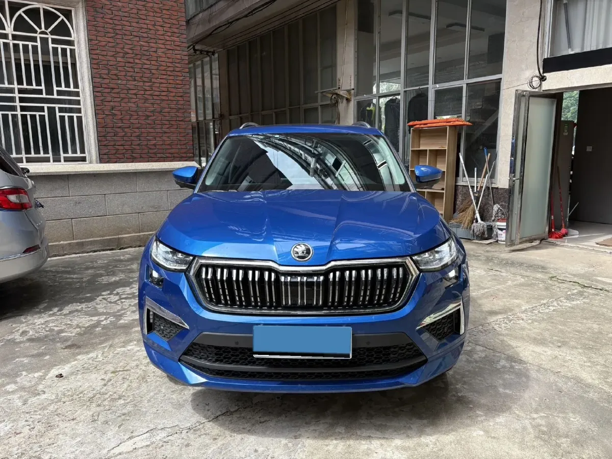 2022 Skoda Kodiak 2.0T 220HP L4 7DCT,autocango,china used car exporter,china ev exporter,chinese used car exporter,chinese used ev exporter