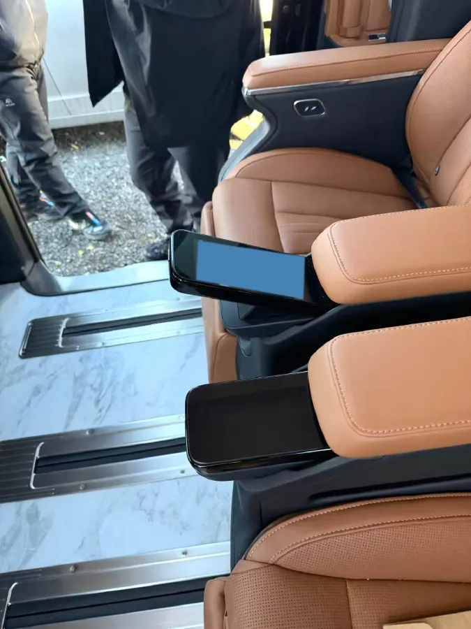 2023 HongQi HQ9 2.0T 252HP L4 8AT,autocango,china used car exporter,china ev exporter,chinese used car exporter,chinese used ev exporter