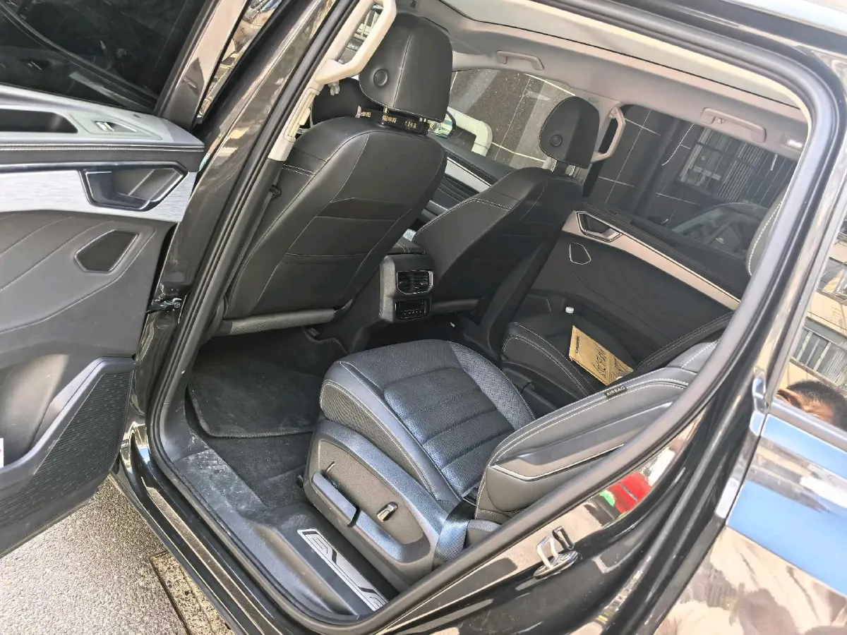 2023 Volkswagen Talagon 2.0T 220HP L4 7DCT,autocango,china used car exporter,china ev exporter,chinese used car exporter,chinese used ev exporter