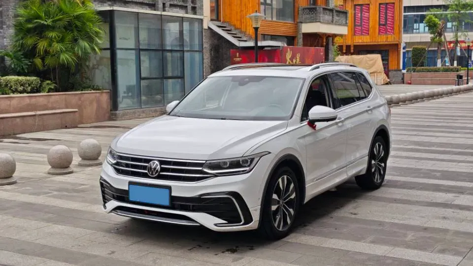 2023 Volkswagen Tiguan L 2.0T 186HP L4 7DCT,autocango,china used car exporter,china ev exporter,chinese used car exporter,chinese used ev exporter