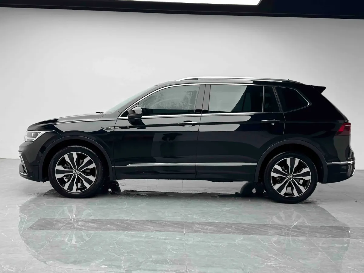 2024 Volkswagen Tiguan L 2.0T 186HP L4 7DCT,autocango,china used car exporter,china ev exporter,chinese used car exporter,chinese used ev exporter
