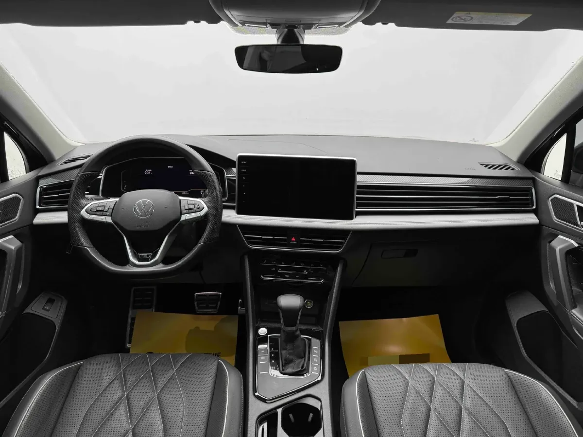 2024 Volkswagen Tiguan L 2.0T 186HP L4 7DCT,autocango,china used car exporter,china ev exporter,chinese used car exporter,chinese used ev exporter