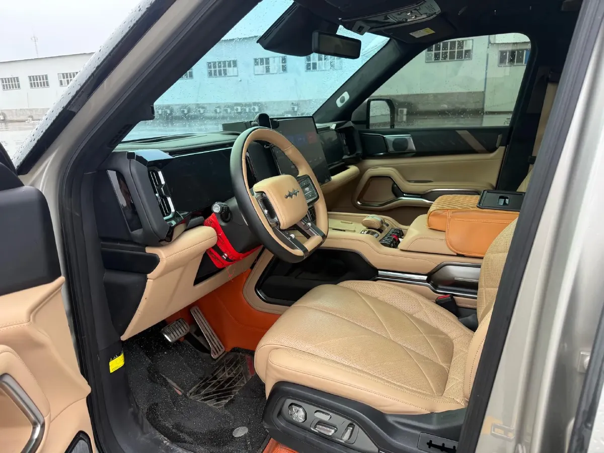2025 FangChengBao Bao 8 2.0T 245HP L4 E-CVT PHEV 36.8KWH,autocango,china used car exporter,china ev exporter,chinese used car exporter,chinese used ev exporter