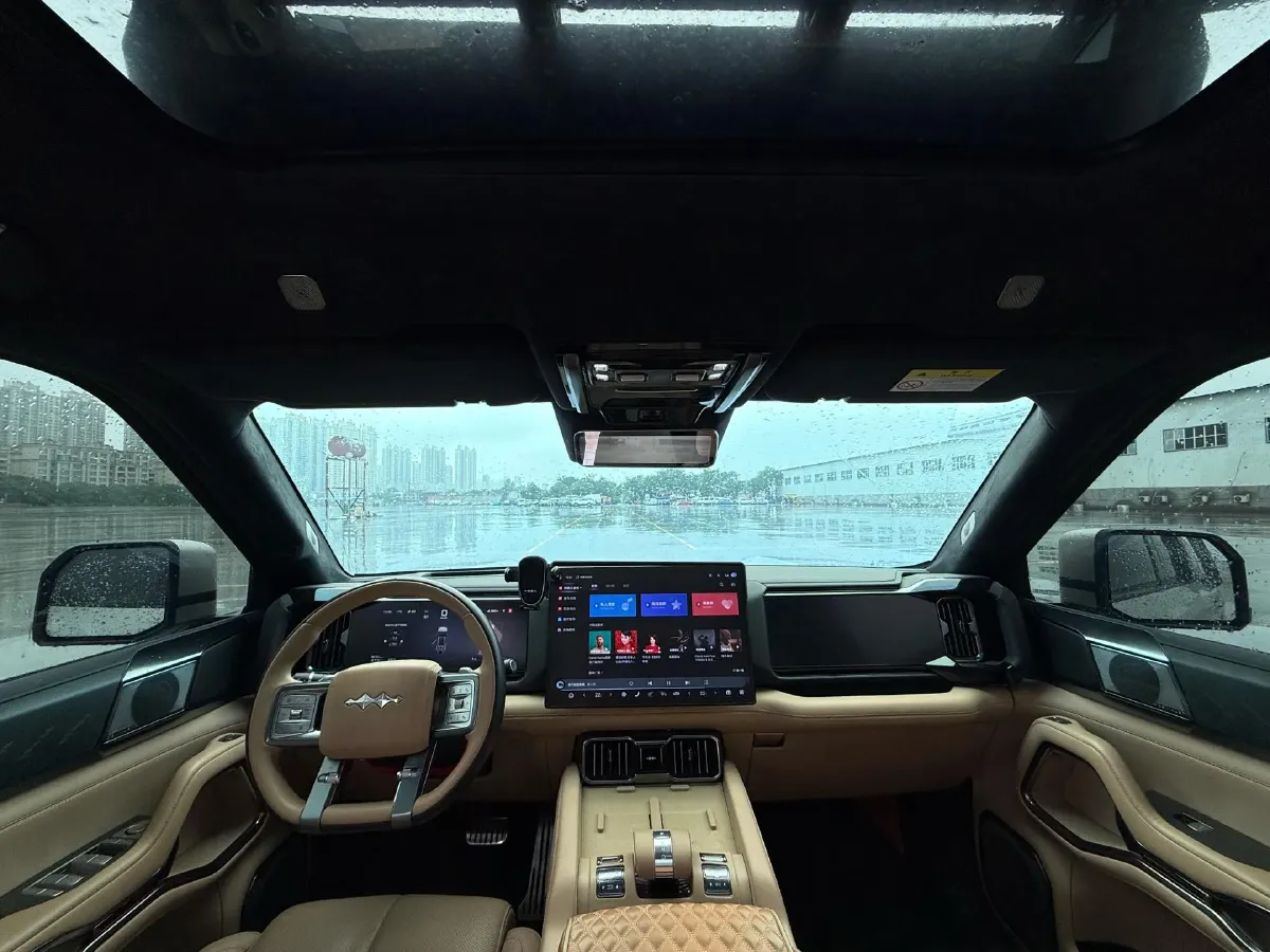 2025 FangChengBao Bao 8 2.0T 245HP L4 E-CVT PHEV 36.8KWH,autocango,china used car exporter,china ev exporter,chinese used car exporter,chinese used ev exporter