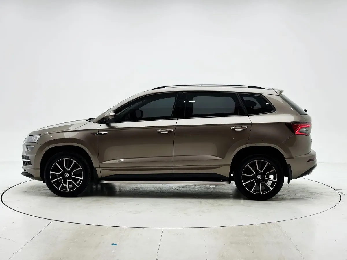 2022 Skoda Karoq 1.4T 150HP L4 7DCT,autocango,china used car exporter,china ev exporter,chinese used car exporter,chinese used ev exporter