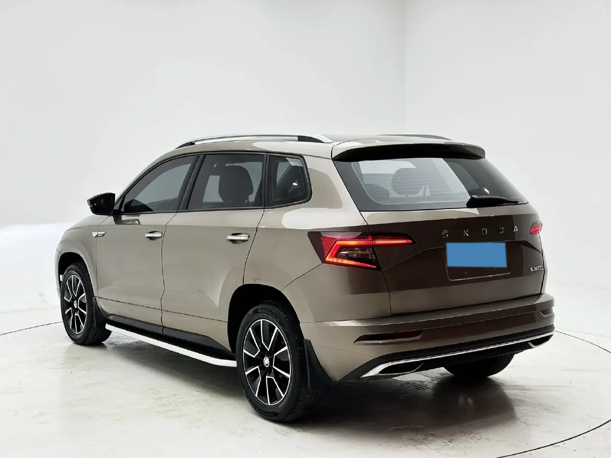 2022 Skoda Karoq 1.4T 150HP L4 7DCT,autocango,china used car exporter,china ev exporter,chinese used car exporter,chinese used ev exporter
