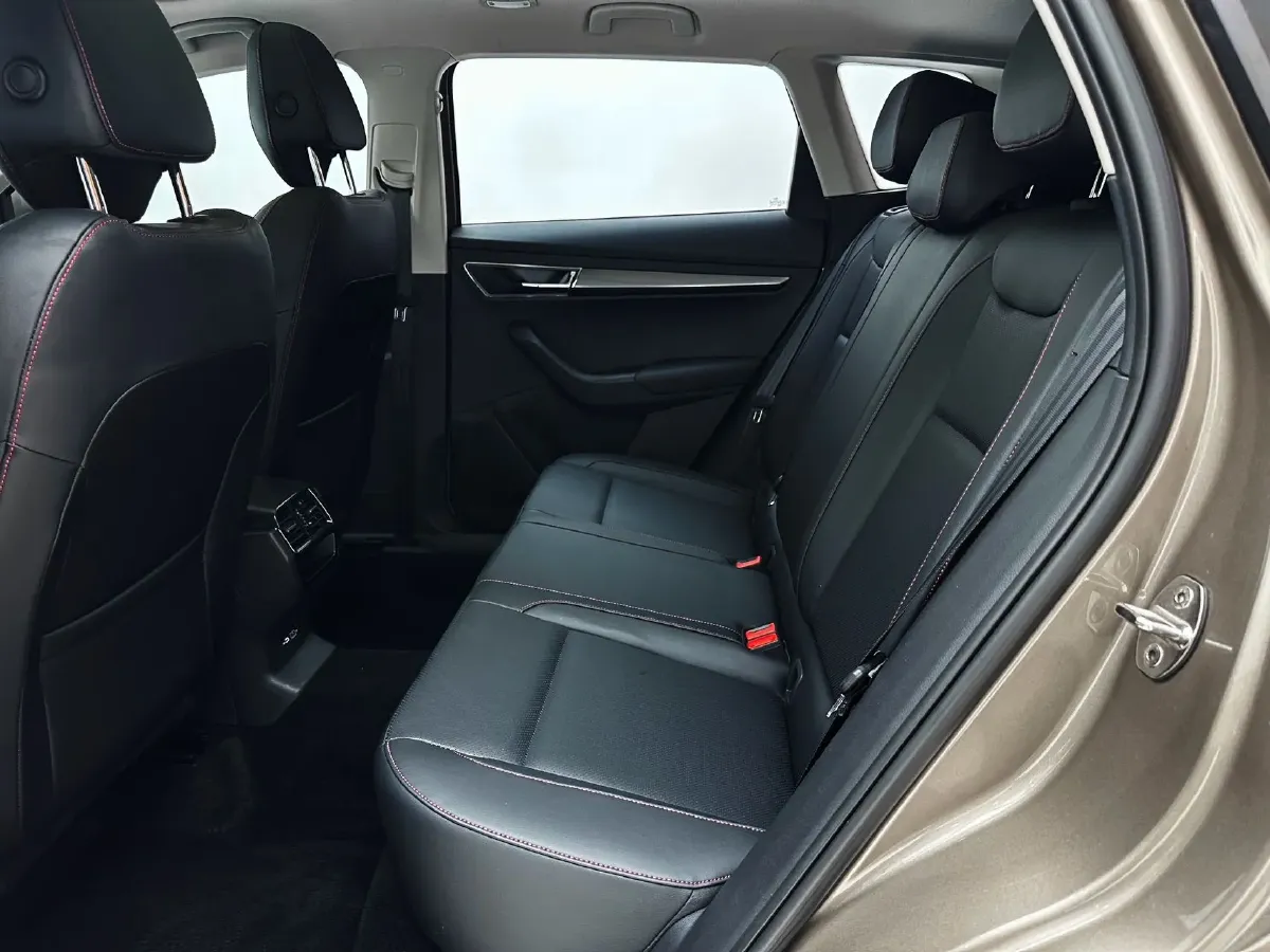 2022 Skoda Karoq 1.4T 150HP L4 7DCT,autocango,china used car exporter,china ev exporter,chinese used car exporter,chinese used ev exporter