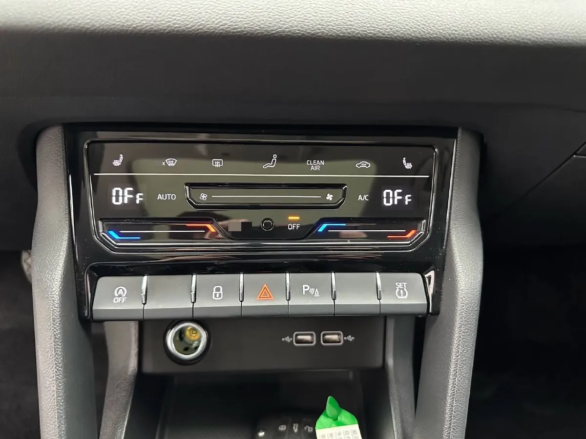 2022 Skoda Karoq 1.4T 150HP L4 7DCT,autocango,china used car exporter,china ev exporter,chinese used car exporter,chinese used ev exporter