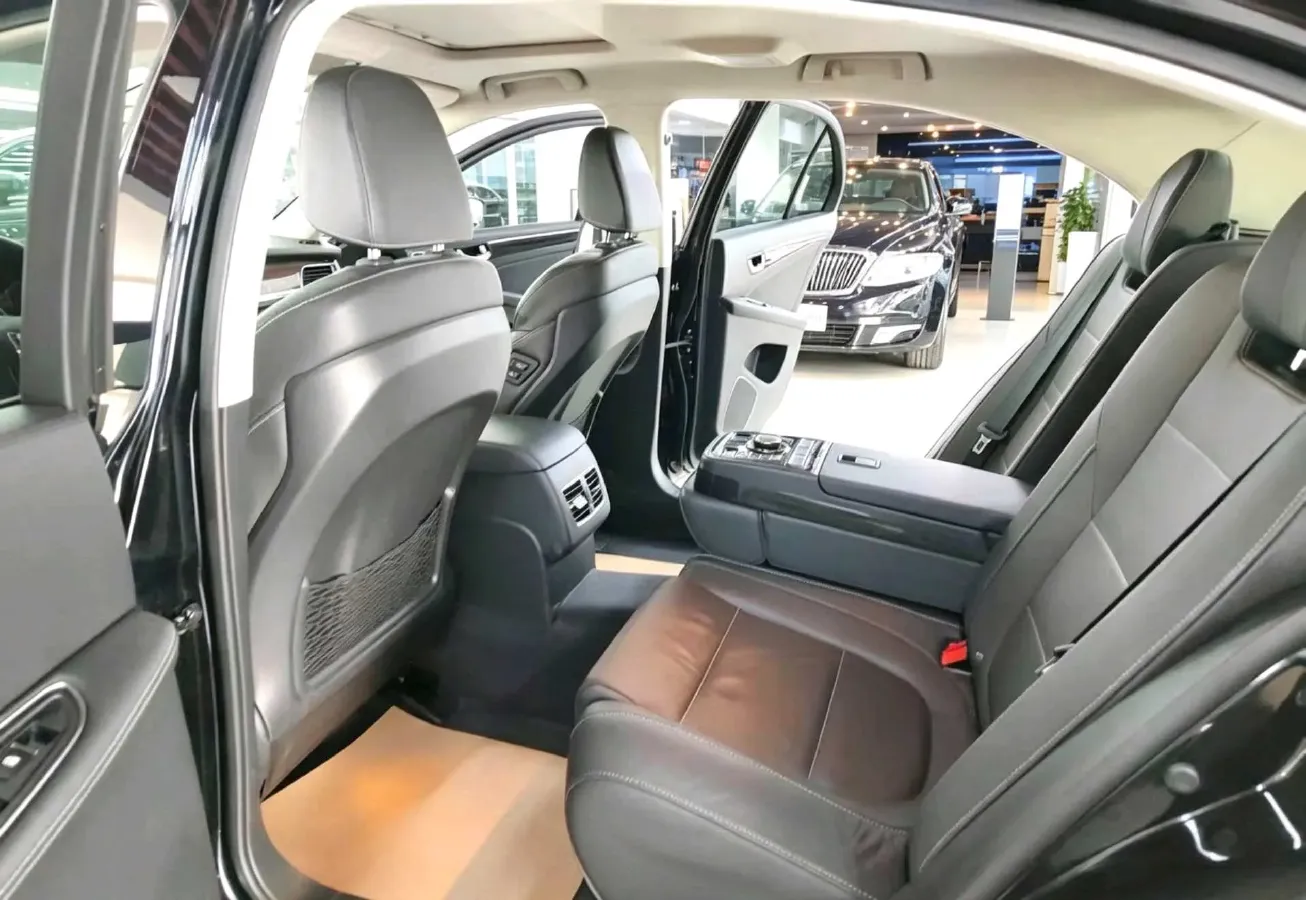 2019 HongQi H7 1.8T 188HP L4 6AT,autocango,china used car exporter,china ev exporter,chinese used car exporter,chinese used ev exporter