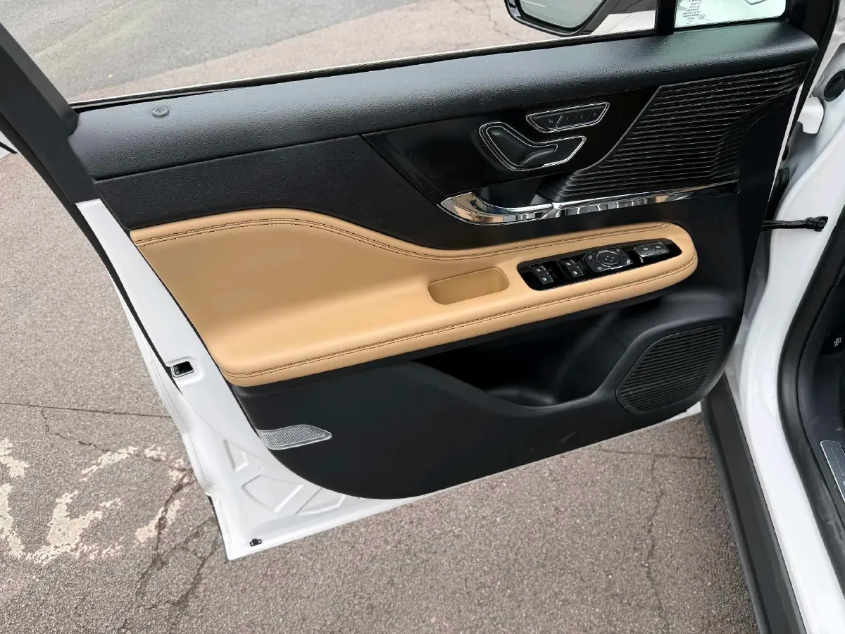 2021 Lincoln Corsair 2.0T 245HP L4 8AT,autocango,china used car exporter,china ev exporter,chinese used car exporter,chinese used ev exporter