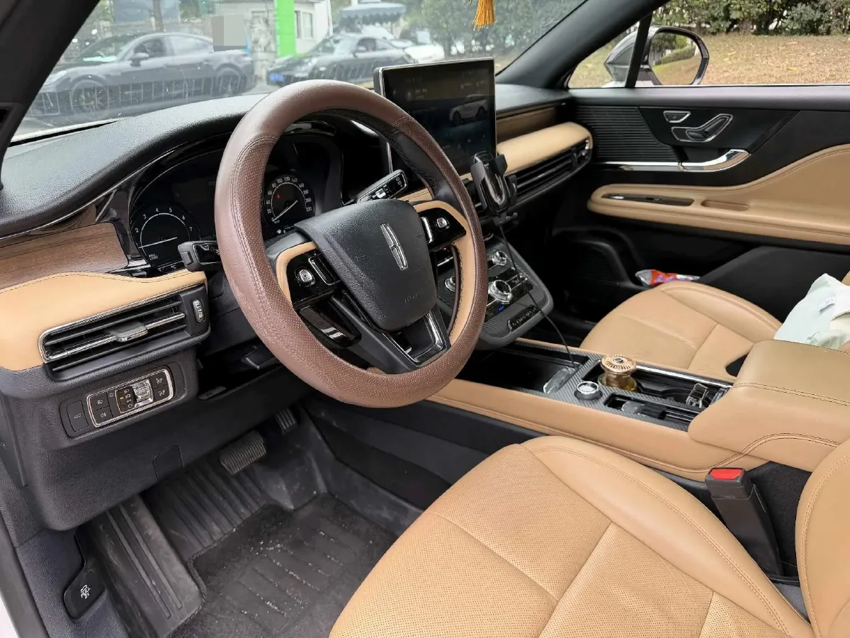 2021 Lincoln Corsair 2.0T 245HP L4 8AT,autocango,china used car exporter,china ev exporter,chinese used car exporter,chinese used ev exporter