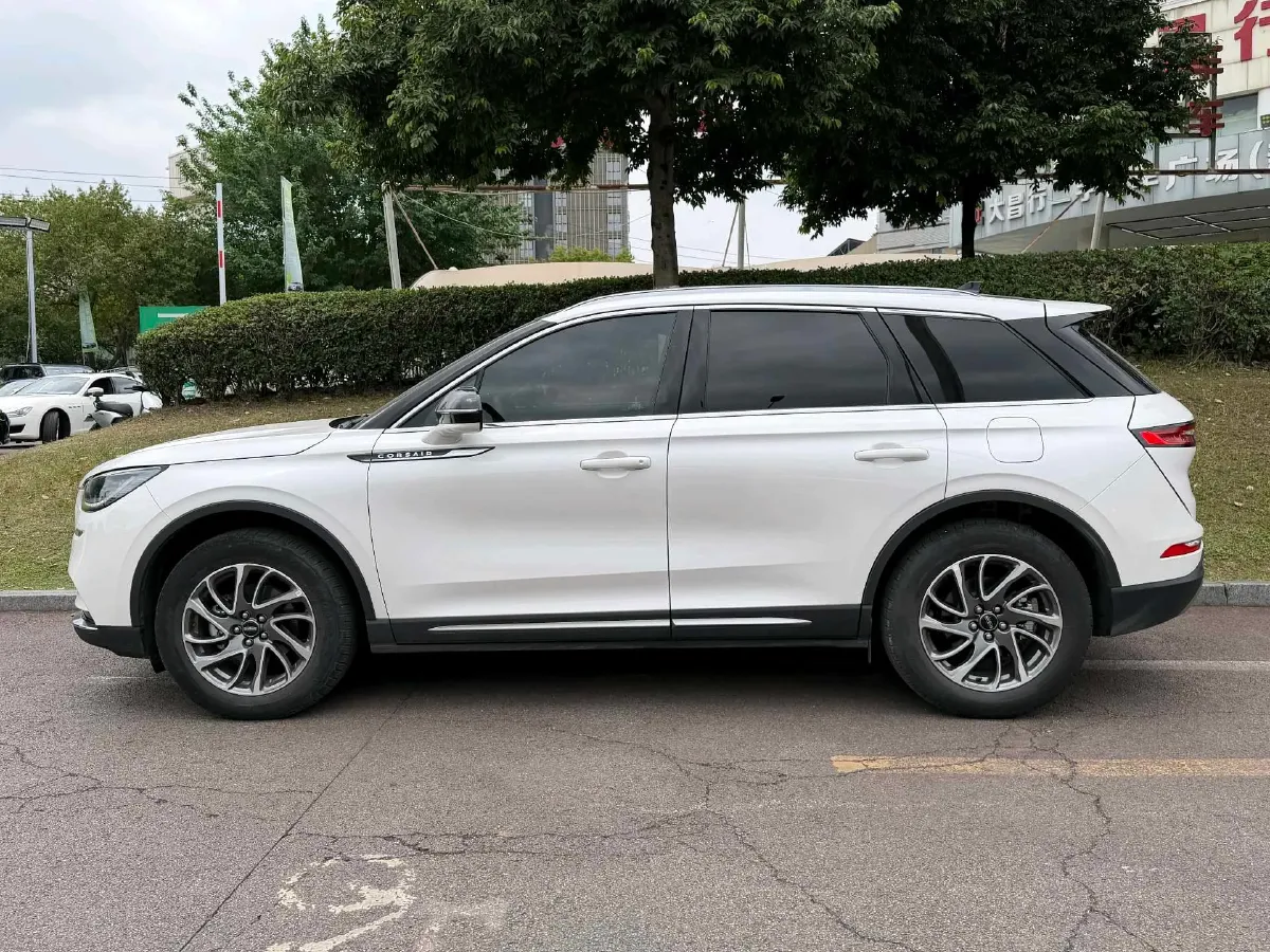 2021 Lincoln Corsair 2.0T 245HP L4 8AT,autocango,china used car exporter,china ev exporter,chinese used car exporter,chinese used ev exporter