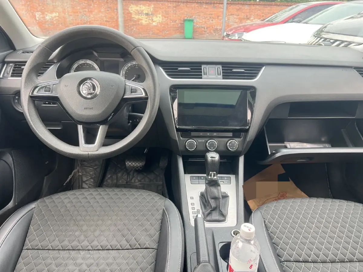 2019 Skoda Octavia 1.2T 116HP L4 7DCT,autocango,china used car exporter,china ev exporter,chinese used car exporter,chinese used ev exporter
