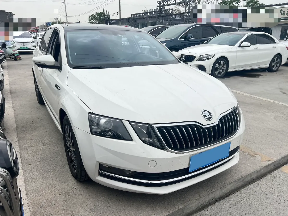 2019 Skoda Octavia 1.2T 116HP L4 7DCT,autocango,china used car exporter,china ev exporter,chinese used car exporter,chinese used ev exporter