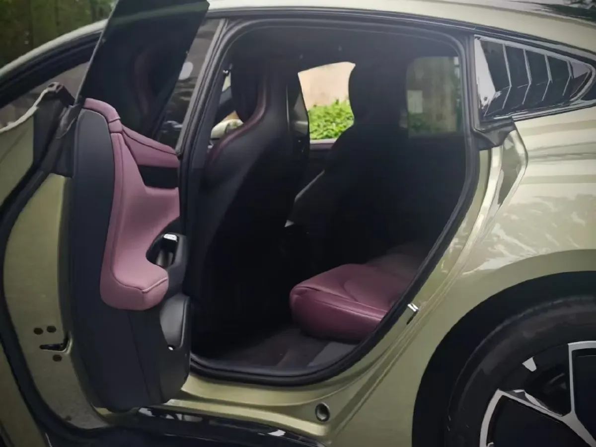 2024 MI SU7 BEV 73.6KWH,autocango,china used car exporter,china ev exporter,chinese used car exporter,chinese used ev exporter