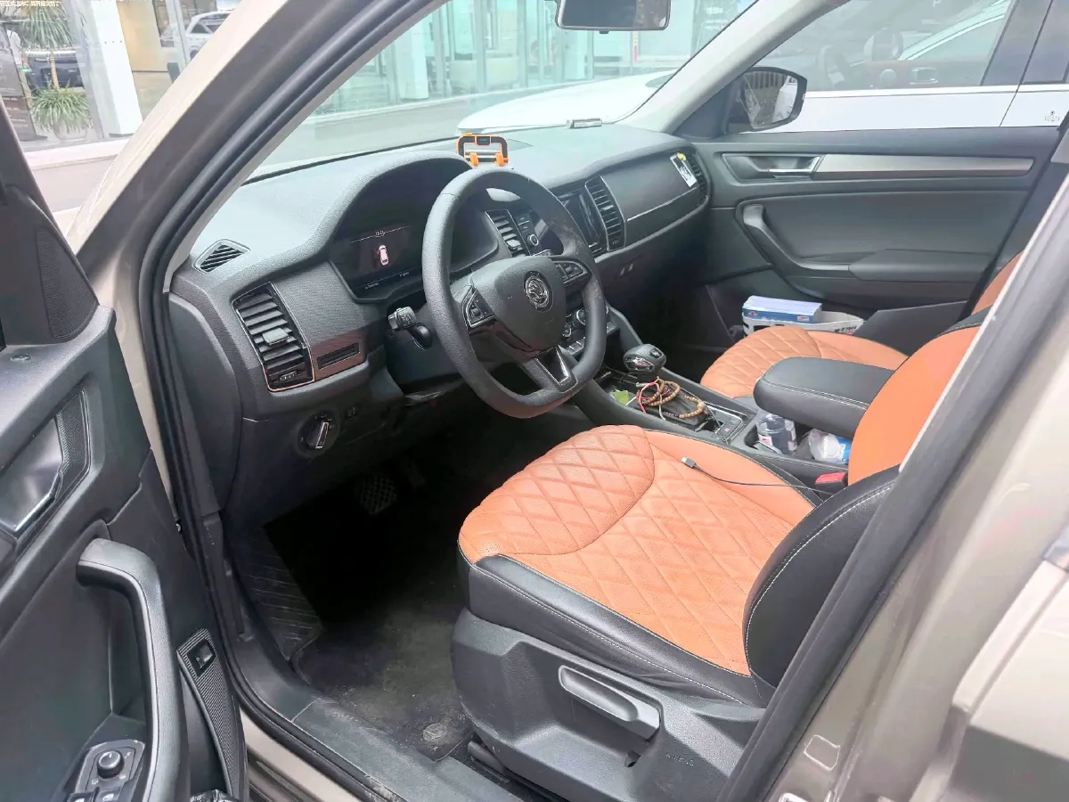 2020 Skoda Kodiak 2.0T 186HP L4 7DCT,autocango,china used car exporter,china ev exporter,chinese used car exporter,chinese used ev exporter