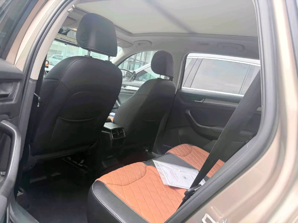 2020 Skoda Kodiak 2.0T 186HP L4 7DCT,autocango,china used car exporter,china ev exporter,chinese used car exporter,chinese used ev exporter