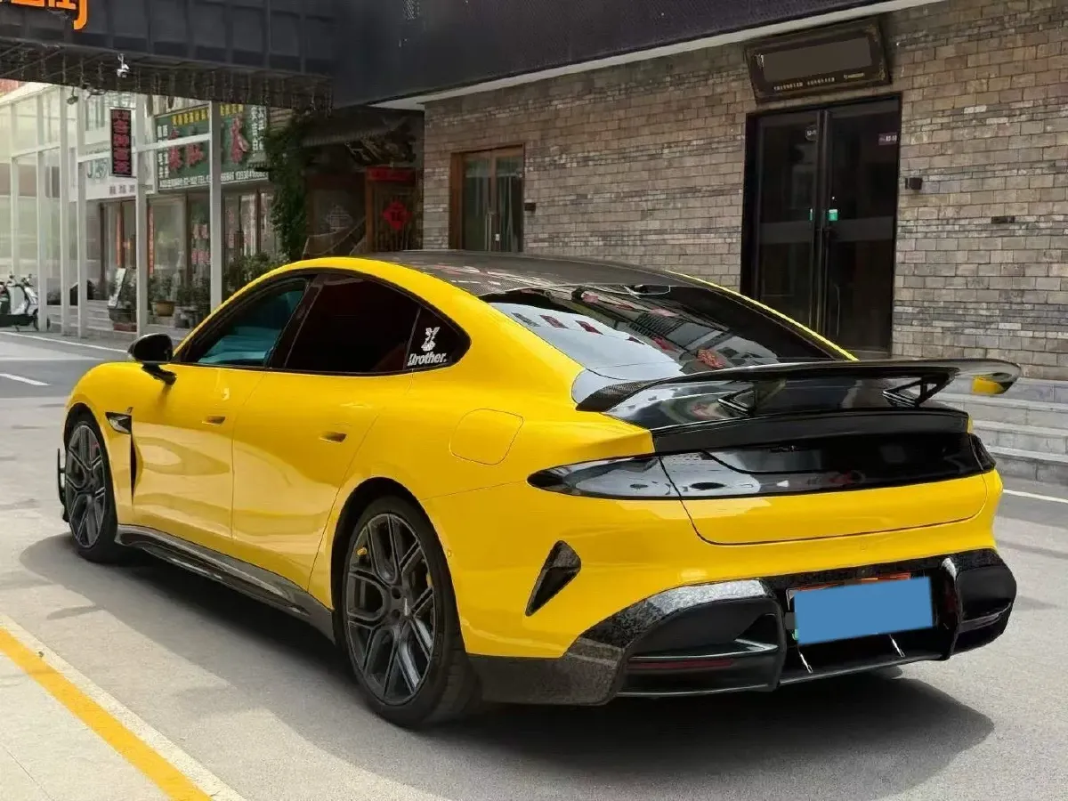 2025 MI SU7 Ultra BEV 93.7KWH,autocango,china used car exporter,china ev exporter,chinese used car exporter,chinese used ev exporter