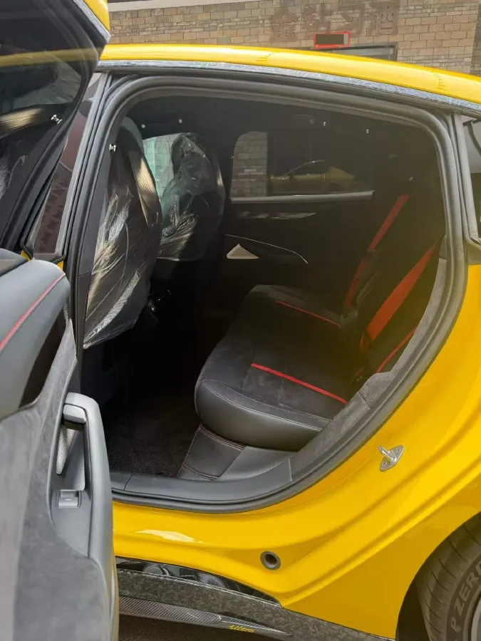 2025 MI SU7 Ultra BEV 93.7KWH,autocango,china used car exporter,china ev exporter,chinese used car exporter,chinese used ev exporter