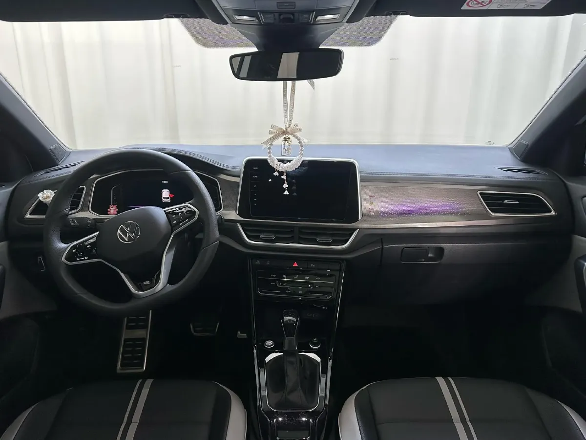 2024 Volkswagen T-Roc 1.5T 160HP L4 7DCT,autocango,china used car exporter,china ev exporter,chinese used car exporter,chinese used ev exporter
