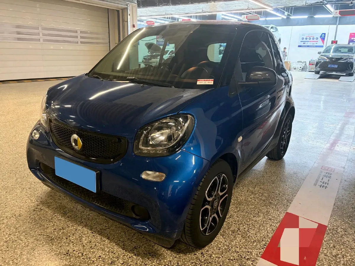 2019 Smart smart fortwo 0.9T 90HP L3 6DCT,autocango,china used car exporter,china ev exporter,chinese used car exporter,chinese used ev exporter