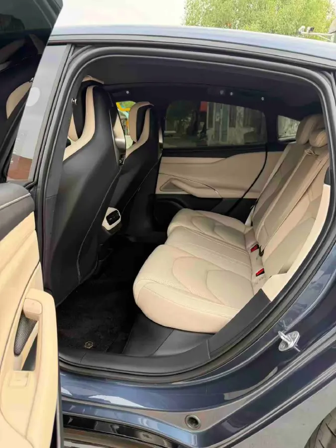 2024 MI SU7 BEV 101KWH,autocango,china used car exporter,china ev exporter,chinese used car exporter,chinese used ev exporter