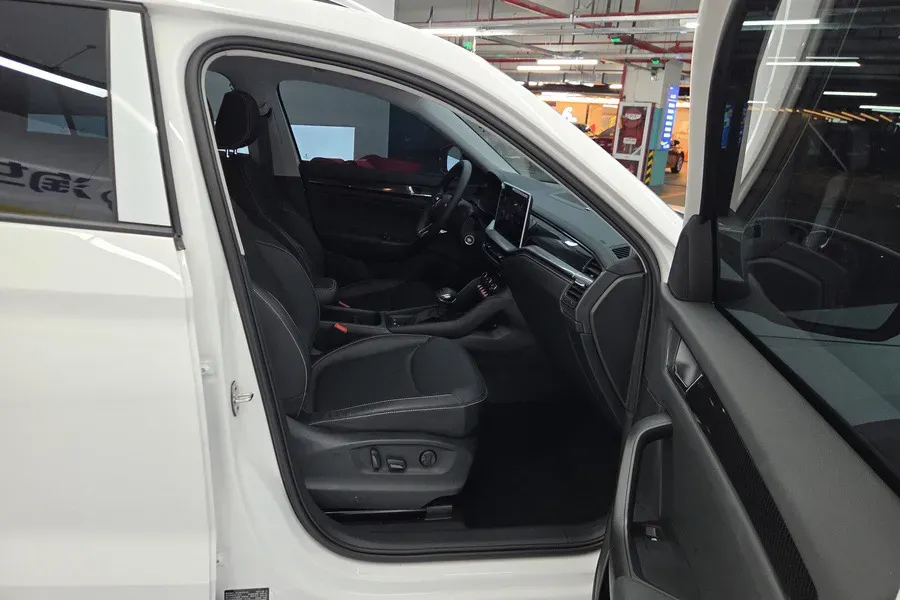 2024 Skoda Kodiak 2.0T 186HP L4 7DCT,autocango,china used car exporter,china ev exporter,chinese used car exporter,chinese used ev exporter