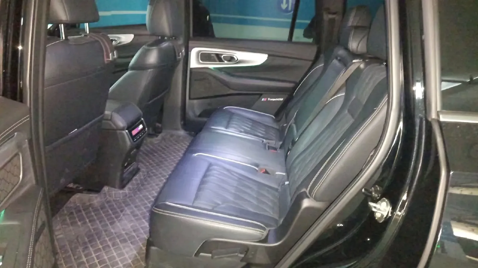 2022 GAC Trumpchi GS8 2.0T 252HP L4 8AT,autocango,china used car exporter,china ev exporter,chinese used car exporter,chinese used ev exporter