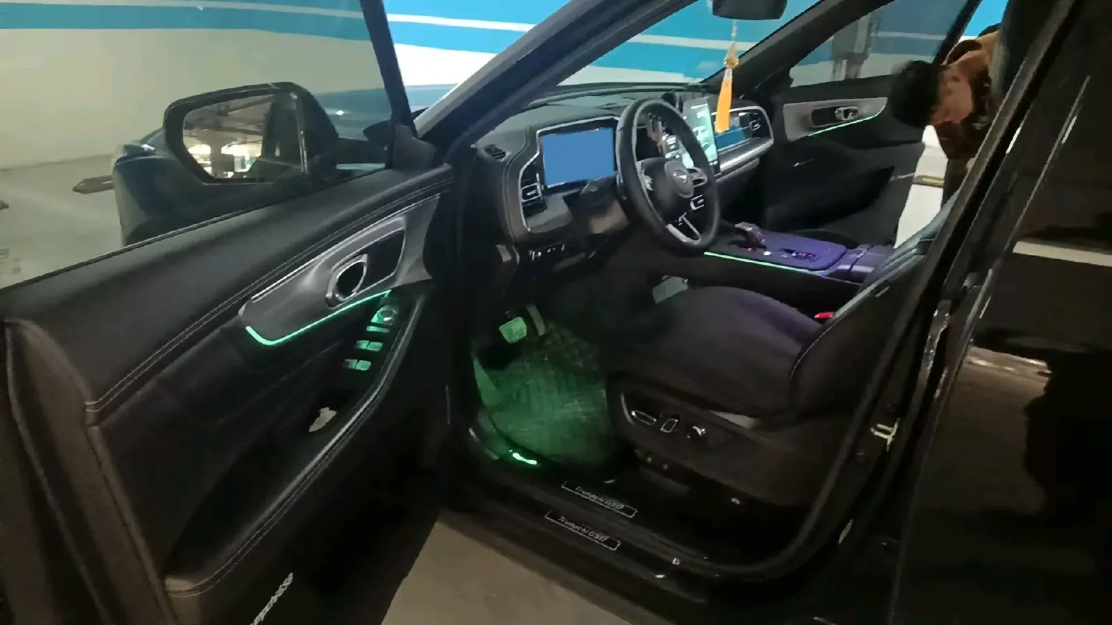 2022 GAC Trumpchi GS8 2.0T 252HP L4 8AT,autocango,china used car exporter,china ev exporter,chinese used car exporter,chinese used ev exporter