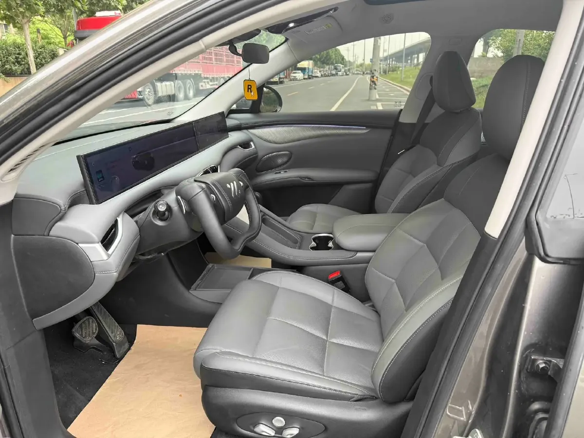 2025 IM LS6 BEV 83KWH,autocango,china used car exporter,china ev exporter,chinese used car exporter,chinese used ev exporter